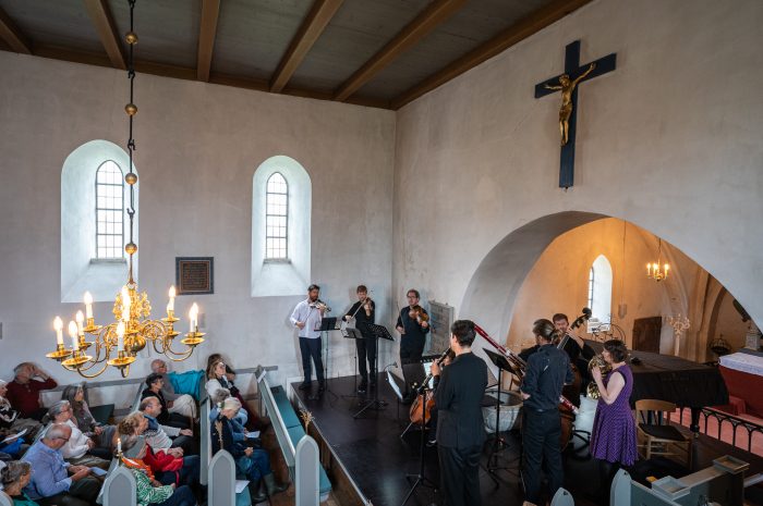 Koncert i Fejø Kirke søndag 23/7-23 * Foto HC Nielsen